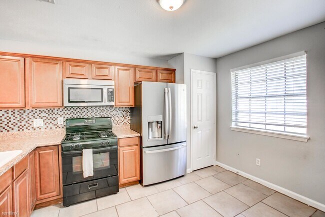Building Photo - 3 br, 2 bath House - 3303 Falling Leaf Ln