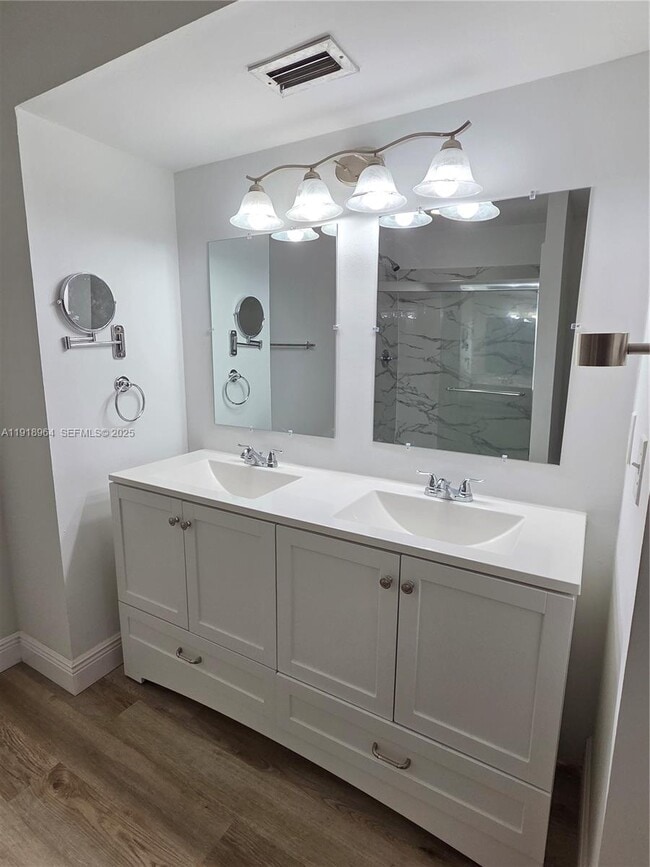 Building Photo - 7034 SW 114th Pl