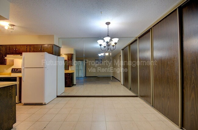 Building Photo - 2224 Oneida St