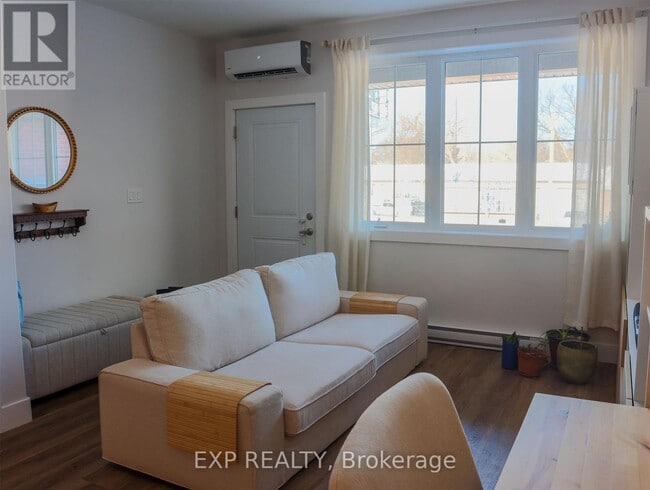 Building Photo - 15 Arthur St