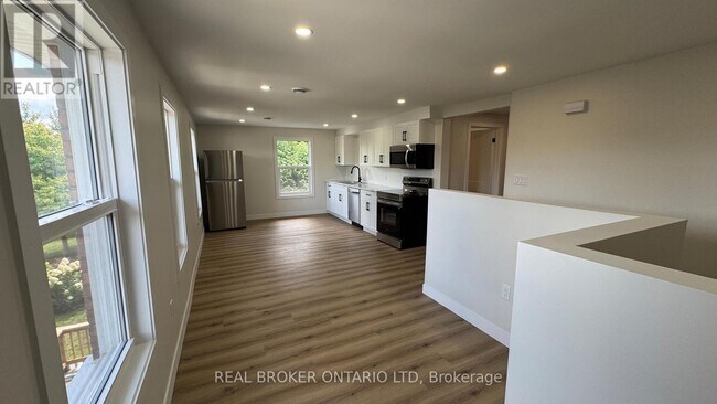 Building Photo - 115 - B BIDWELL STREET