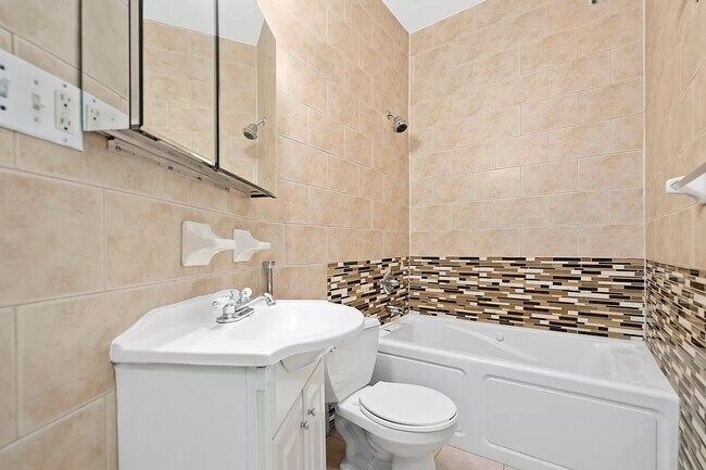 Building Photo - Charming 1Bed 1Bathroom