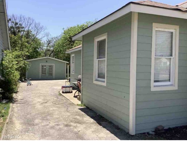 Building Photo - 3 br, 1 bath House - 2118 Steves Ave