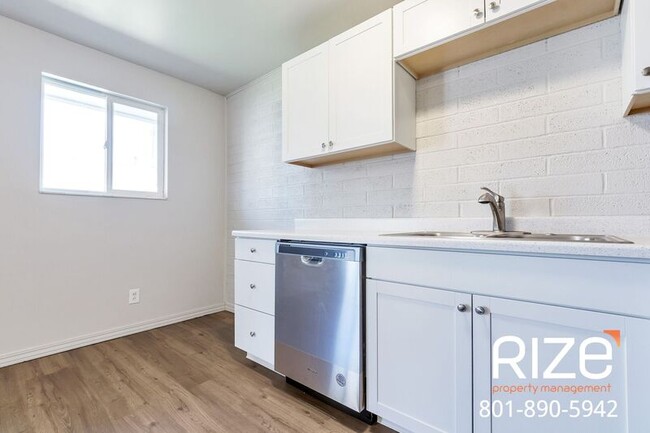 Building Photo - 3145 S 300 E