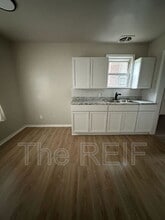 Building Photo - 15818 Lappin St
