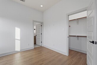 Building Photo - 9819 Turnbow St