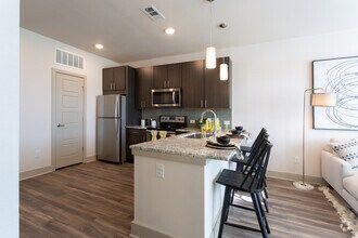 1BR, 1BA - 706 SF - Arca Green Mountain