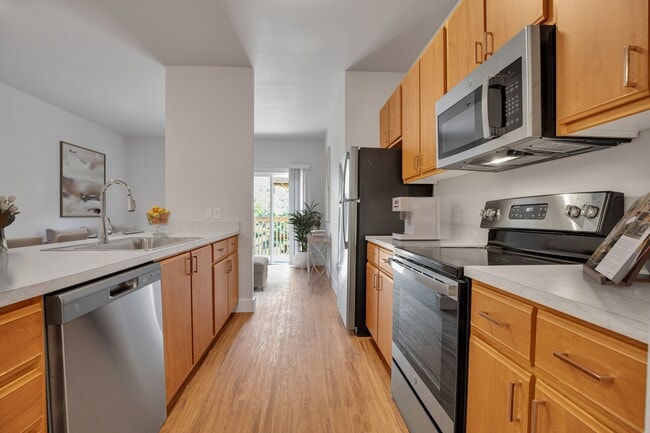 Building Photo - Cascade Ridge