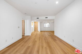 Foto del edificio - 171 N Church Ln