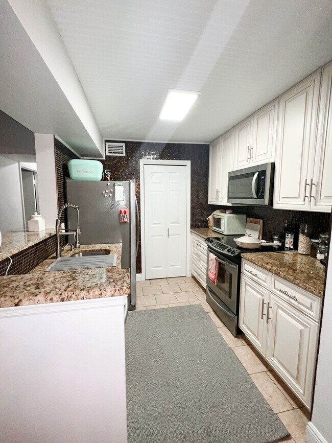 Foto del edificio - 2662 NW 33rd St