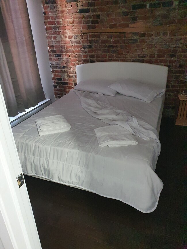 Photo du bâtiment - 4823 Rue Saint-Urbain