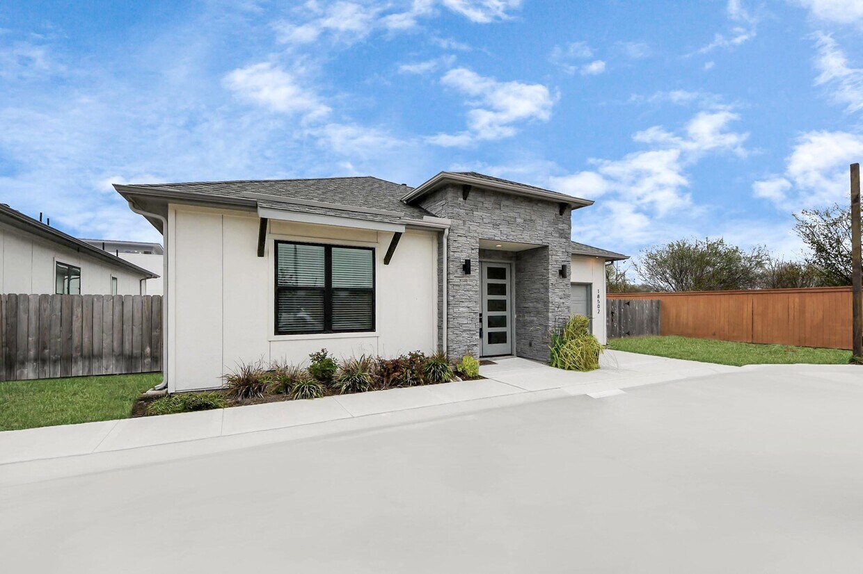 Foto principal - 18502 Seacoast Wy