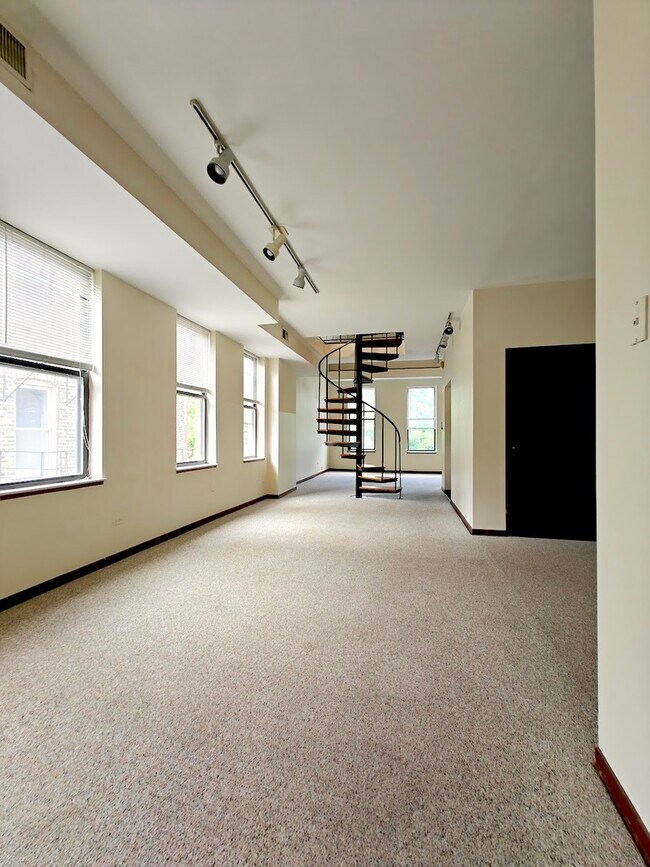 Foto del edificio - 856 N May St