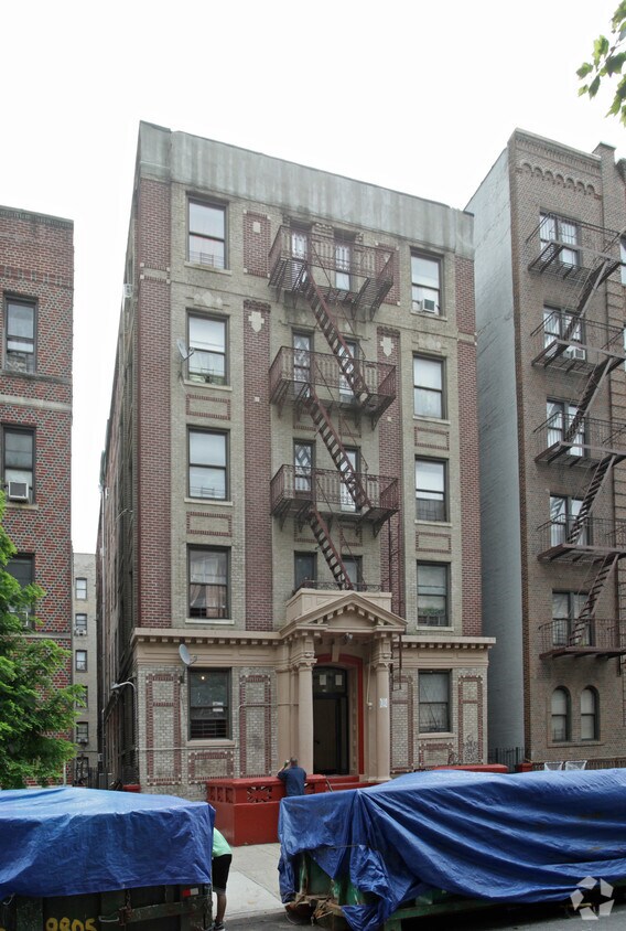 Foto del edificio - 335 E 19th St