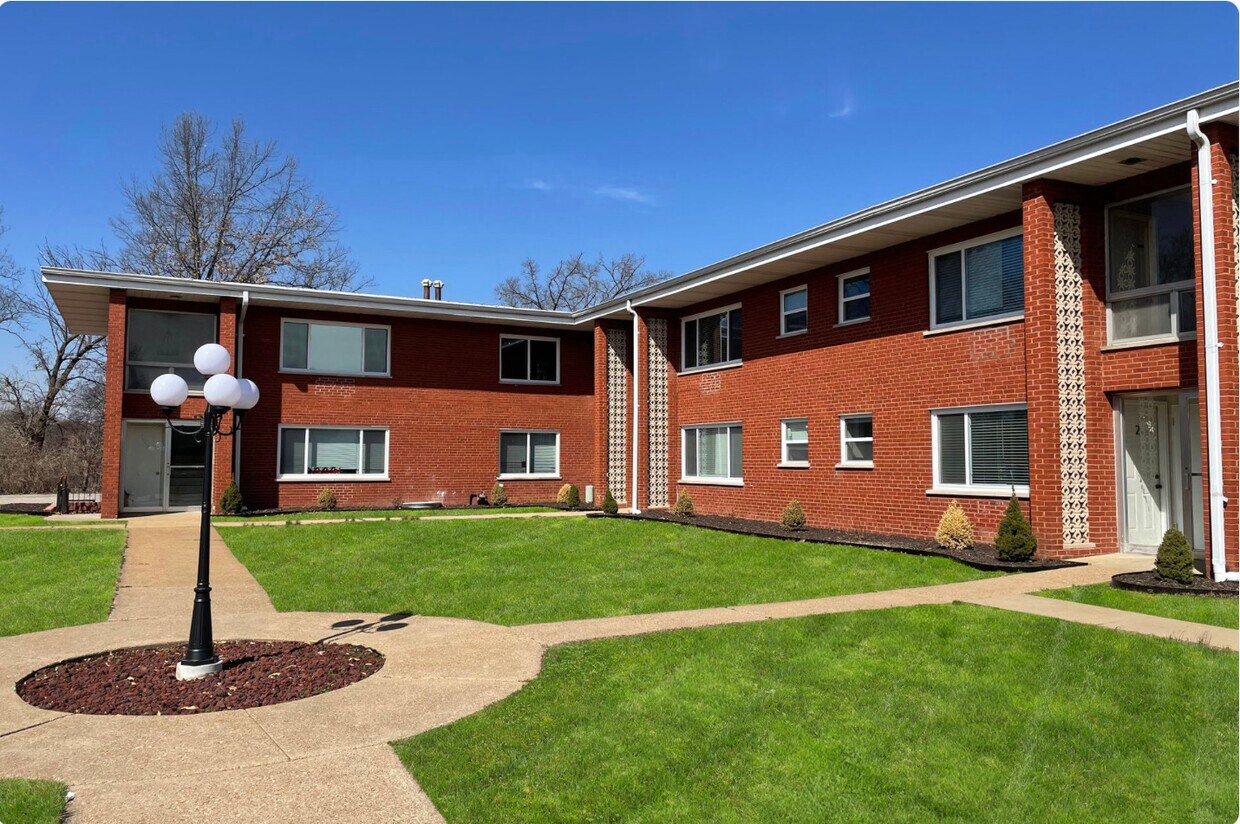 7841 Big Bend Blvd, Saint Louis, MO 63119 7841 Big Bend Blvd Saint