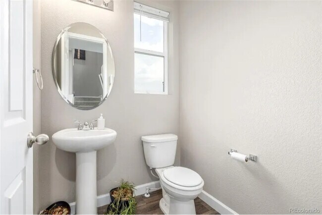 Foto del edificio - 23614 E 5th Pl