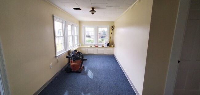 Building Photo - 159 Limerick Center Rd