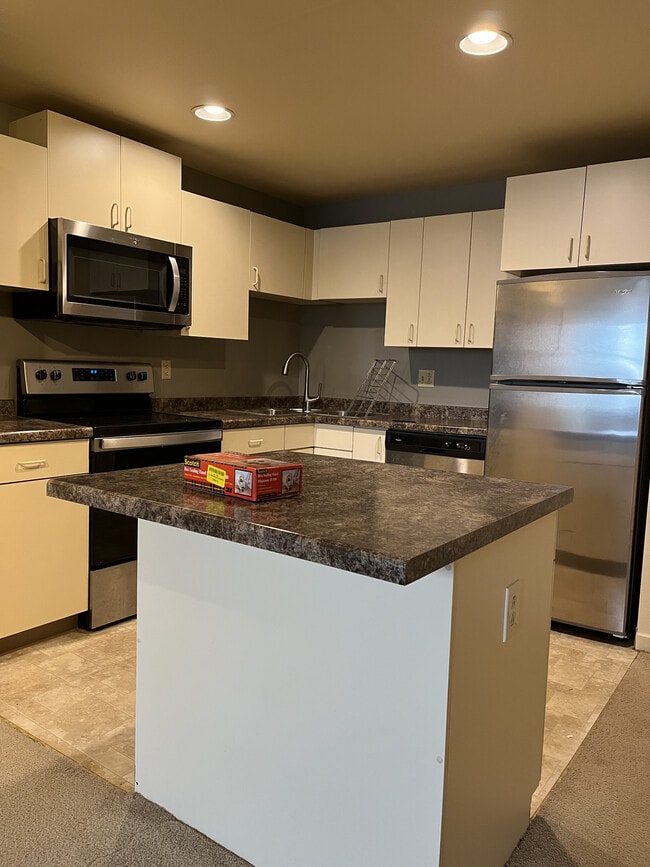 Building Photo - Leverenz Apartments