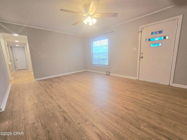 Foto del edificio - 3116 E 3rd St