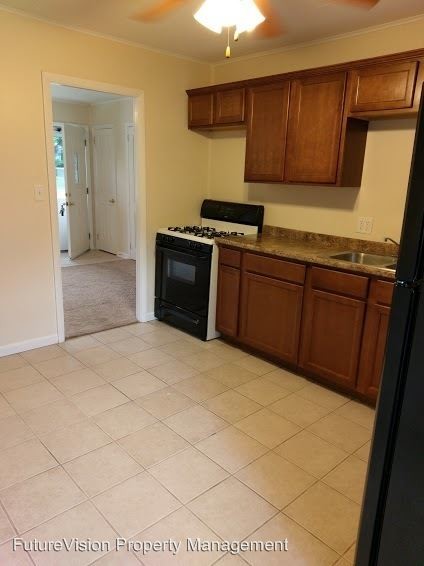 Foto del edificio - 817 N Midland Ave