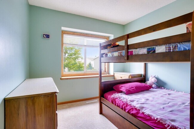 Dormitorio 2 arriba - 604 Bradbury Cir