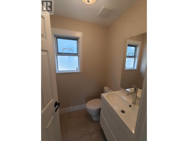 Building Photo - 4103 W 15th Ave