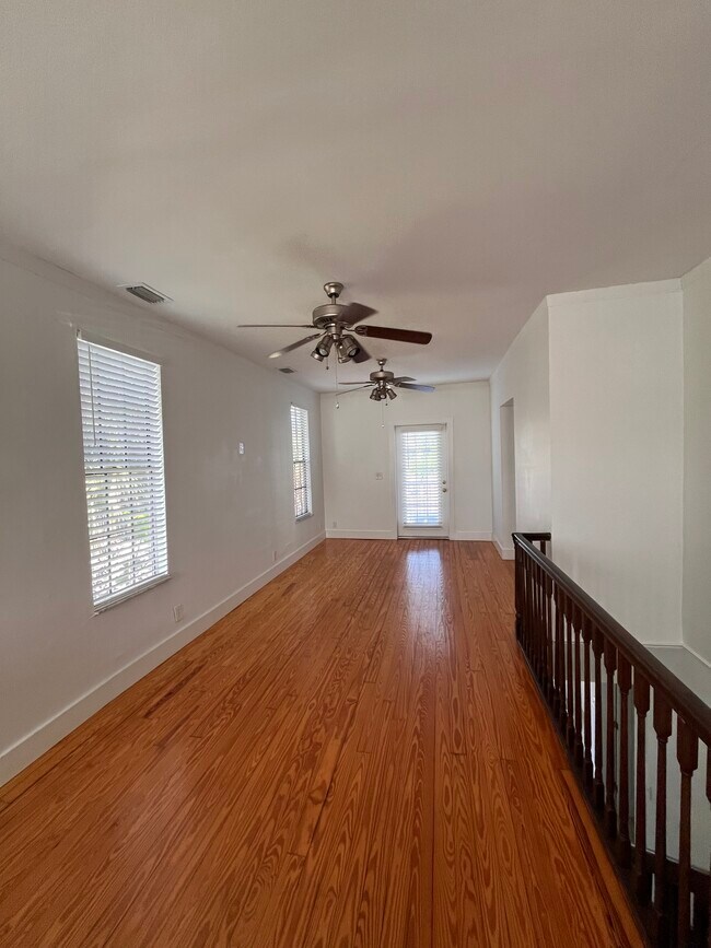 Foto del edificio - 216 S Edison Ave