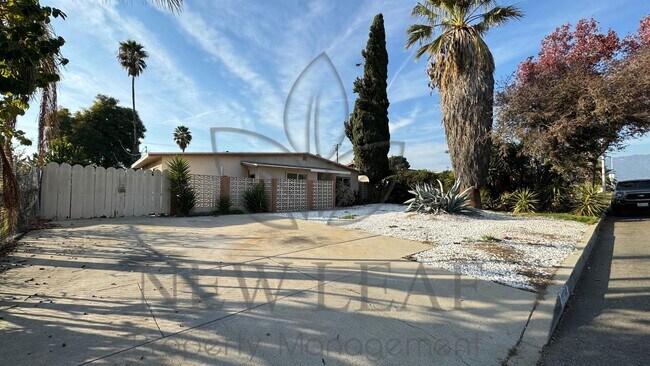 Building Photo - 10148 Felipe Ave
