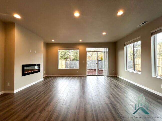 Foto del edificio - 5905 NW Torchcrest Pl