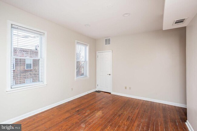 Foto del edificio - 3018 O'Donnell St