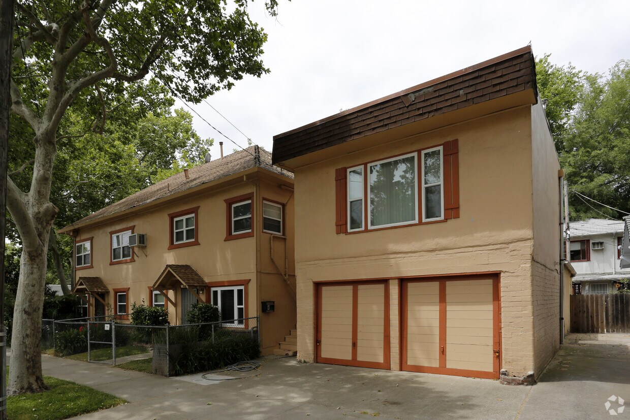 Building Photo - 324 29th St