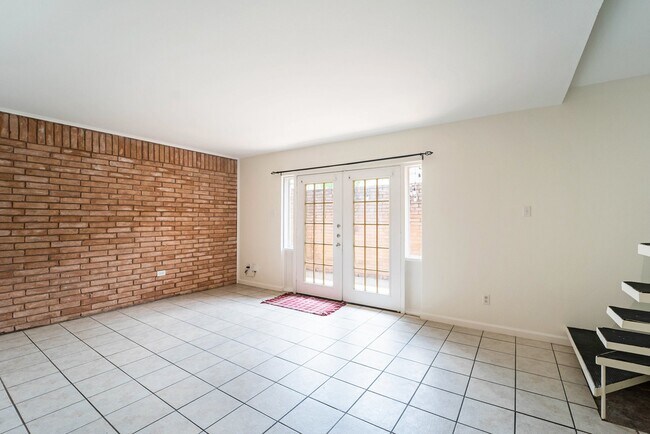 Foto del edificio - 1529 Bonnie Brae St