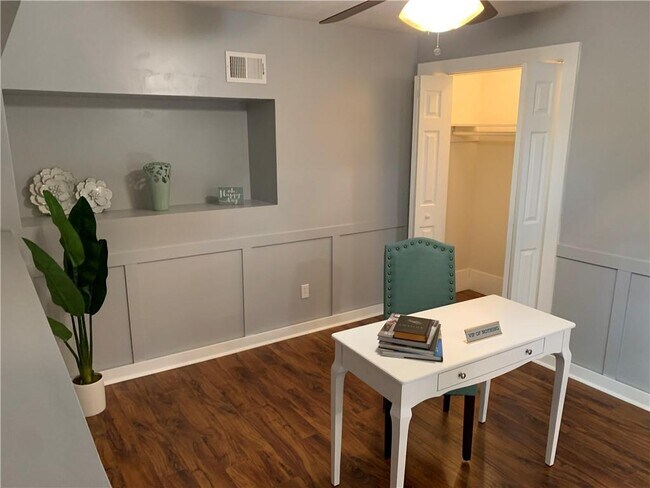 Foto del edificio - 2204 Cloverdale Dr SE