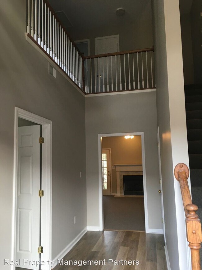 Building Photo - 4 br, 2.5 bath House - 129 Canyon Trail
