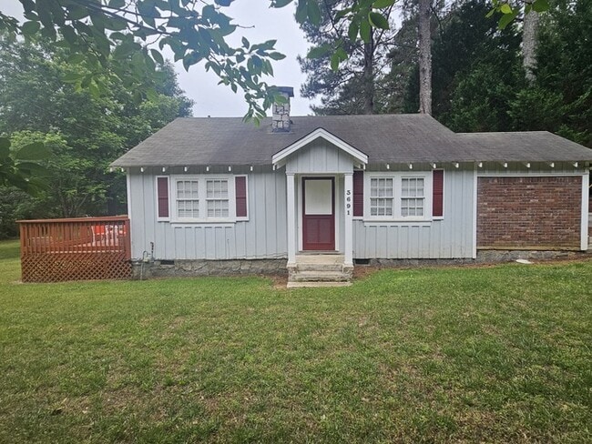 Furnished Three Bedroom Ranch Home - Furnished Three Bedroom Ranch Home