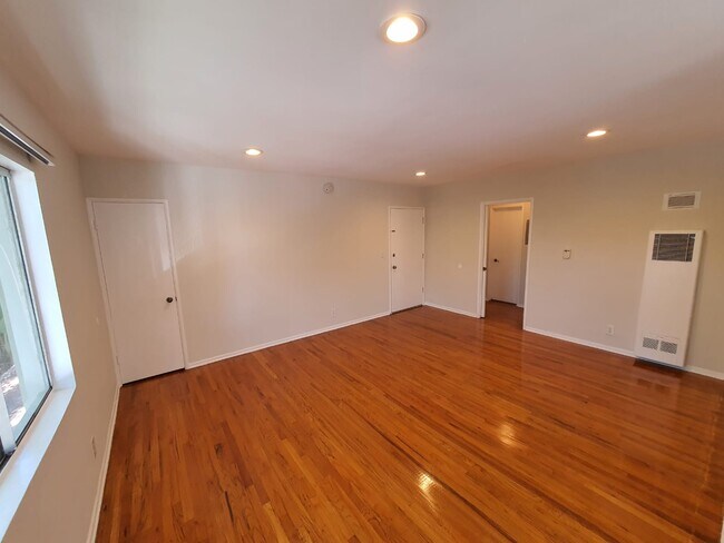 Building Photo - 314 S Occidental Blvd