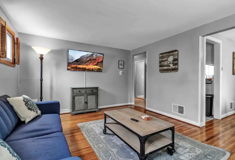 Primary Photo - 37 Redmond Ave