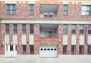 Building Photo - 75 Jefferson St