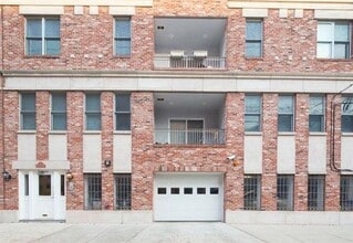 Building Photo - 75 Jefferson St
