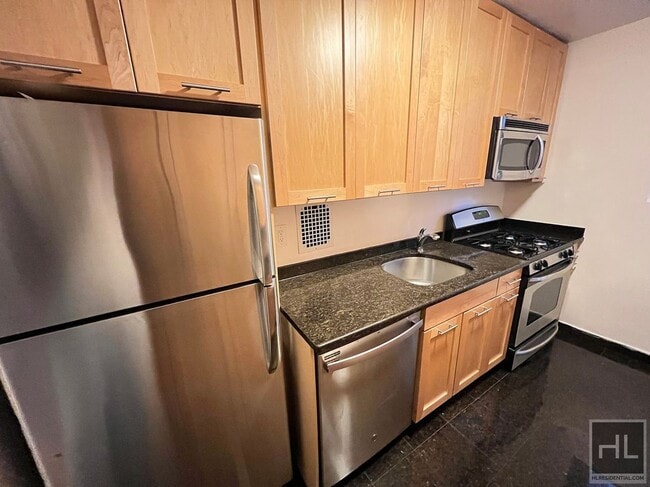 Building Photo - EAST 49 STREET