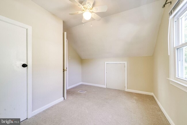 Building Photo - 4038 Maple St