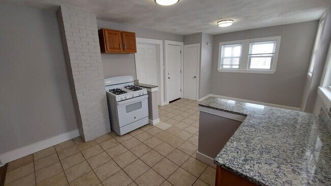 Building Photo - 41 Armandine St