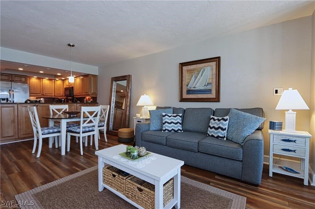 Foto principal - 25810 Hickory Blvd