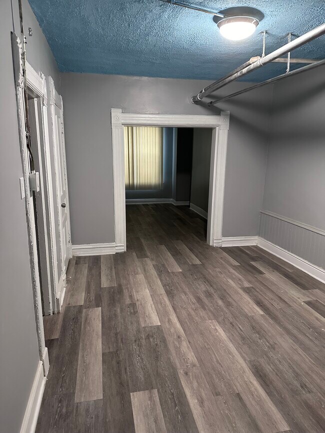 Building Photo - 6830 S Lafayette Ave