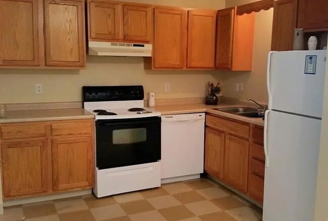Building Photo - J-Ville Duplex: 11180/82