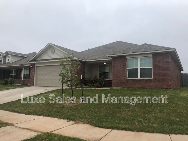 Primary Photo - 3400 SE 95th St