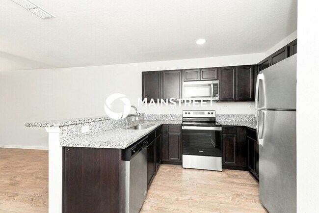 Building Photo - 3 Bedroom Pet-Friendly Home in Jacksonville, FL with Main Street Renewal