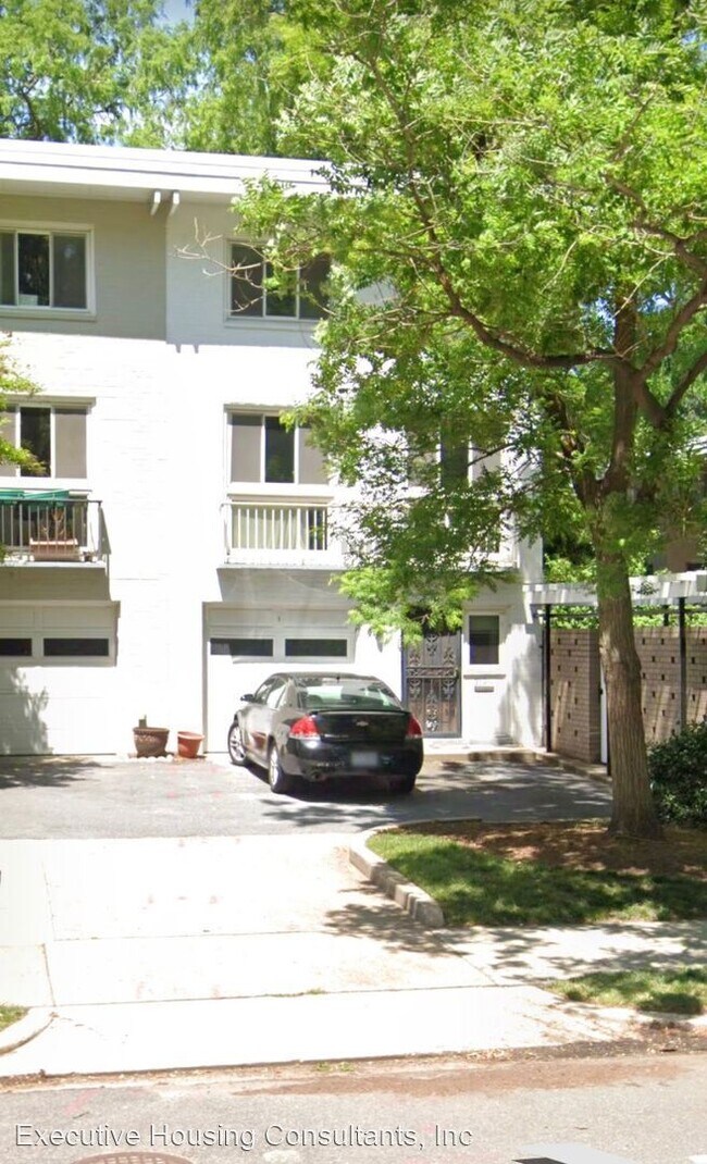 Building Photo - 3 br, 1.5 bath House - 319 I ST, SW #200