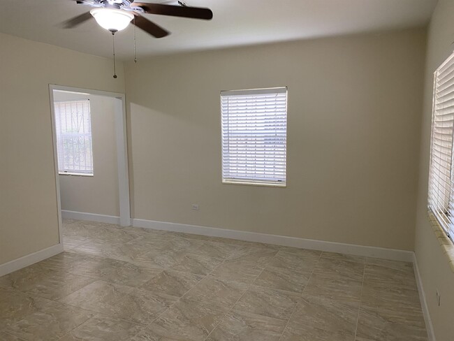 Foto del edificio - 1620 NW 18th St
