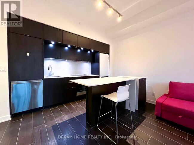 Photo du bâtiment - 170 Sumach St